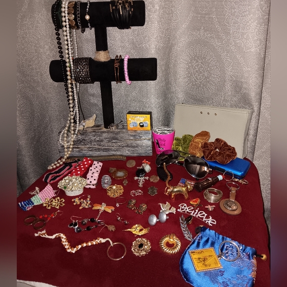 Mixed Jewelry Lot - Picture 2 of 10